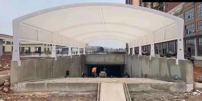 膜结构车库入口搭建，钢架构车库入口搭建